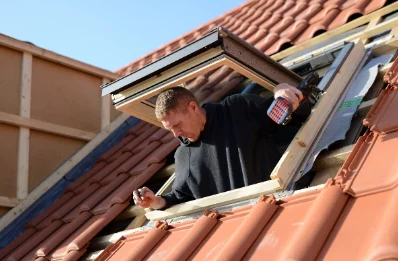 Pose de fenêtres de toit Velux à Rumegies
